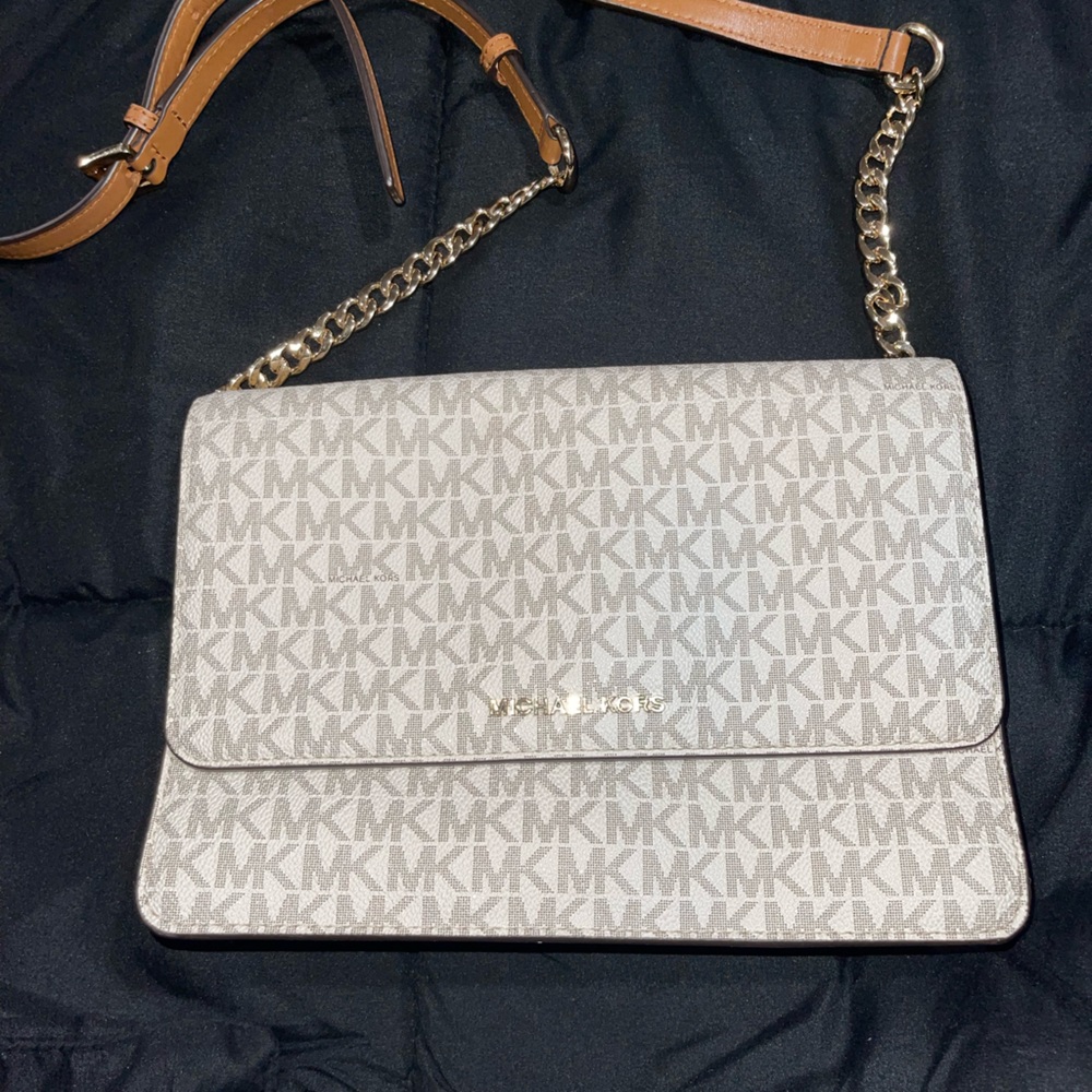Michael Kors Jet Set Travel Crossbody Bag